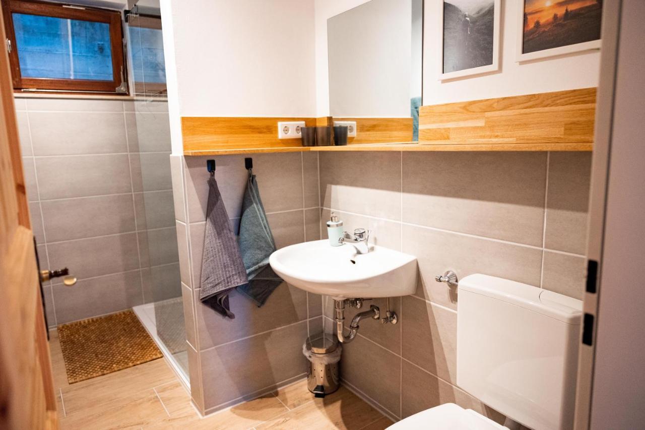 Ferienwohnung Mit Seeblick — Sport Und Erholung Winterberg Esterno foto
