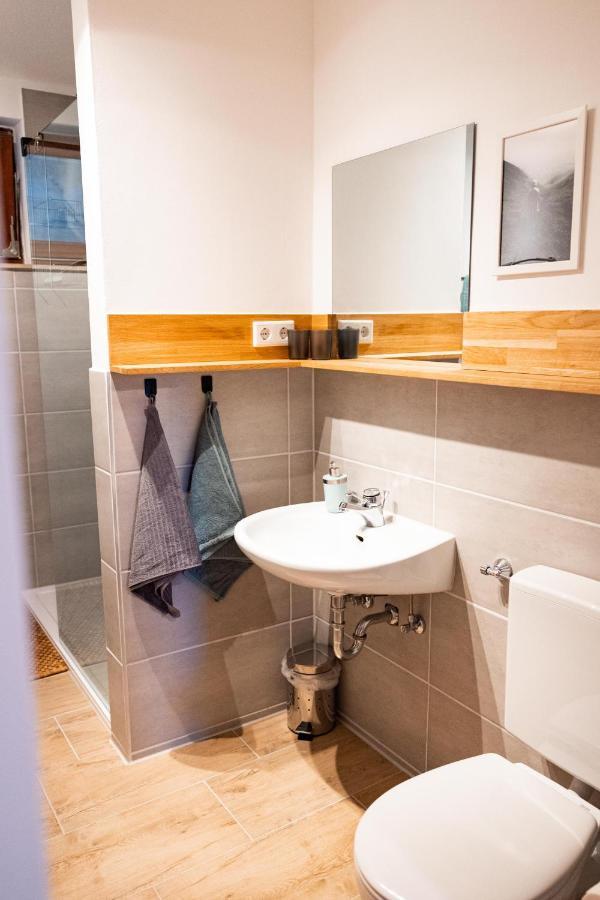 Ferienwohnung Mit Seeblick — Sport Und Erholung Winterberg Esterno foto