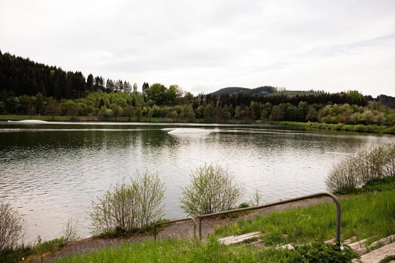 Ferienwohnung Mit Seeblick — Sport Und Erholung Winterberg Esterno foto