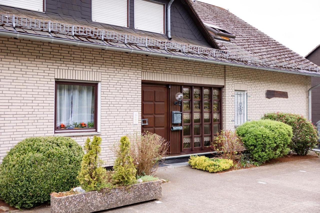 Ferienwohnung Mit Seeblick — Sport Und Erholung Winterberg Esterno foto